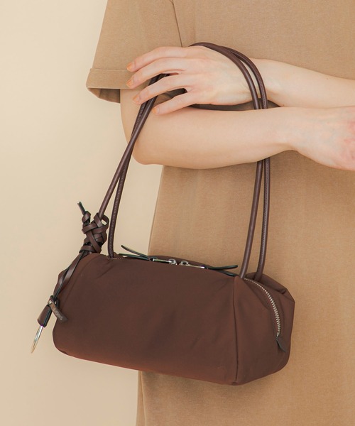 LE VERNIS（ル・ベルニ）の「[LE VERNIS] Marshmallow boston bag (Fabric)（ショルダーバッグ・レディース・ブラウン/ブルー/ブラック・FREE）」の2枚目の写真
