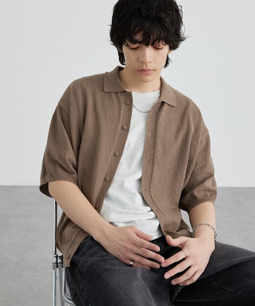 MONO-MART(モノマート)の「接触冷感 ショート丈 ブークレ ベーシック 半袖ニットシャツ<UVカット/ウォッシャブル>(シャツ/ブラウス・メンズ・ネイビー/ブラック/モカ/チャコール/ブルー/ライトグレー・S/M/L)」の16枚目の写真