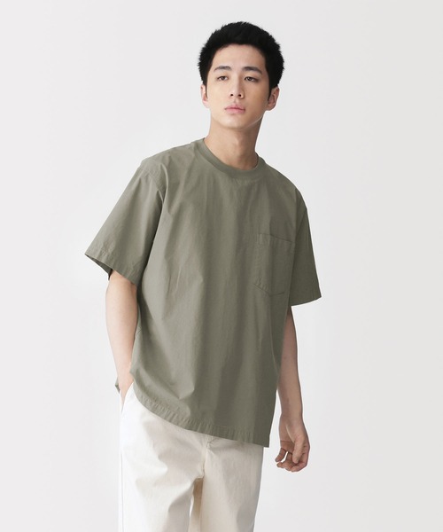 無印良品(ムジルシリョウヒン)の「紳士 涼感クルーネック半袖布帛Tシャツ(シャツ/ブラウス・メンズ・カーキ/ブラック/ネイビー/ダークグレー/ホワイト・M/L/XL/S)」の4枚目の写真