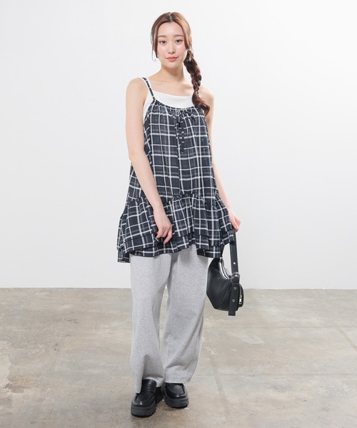 Honeys(ハニーズ)の「イレヘムキャミワンピース(ワンピース・レディース・ブラウン系/ベージュ系/ネイビー系・S/M/L)」の4枚目の写真
