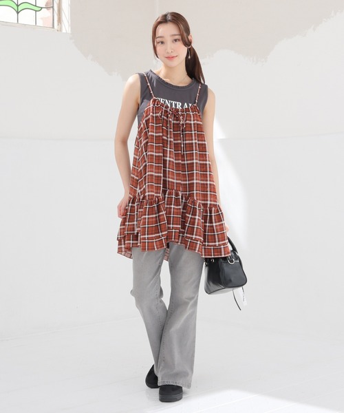Honeys(ハニーズ)の「イレヘムキャミワンピース(ワンピース・レディース・ブラウン系/ベージュ系/ネイビー系・S/M/L)」の8枚目の写真