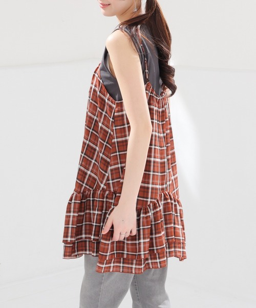 Honeys(ハニーズ)の「イレヘムキャミワンピース(ワンピース・レディース・ブラウン系/ベージュ系/ネイビー系・S/M/L)」の17枚目の写真