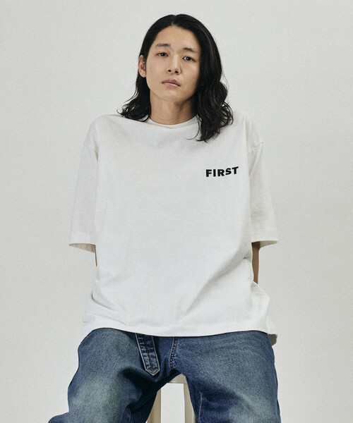 Firsthand(ファーストハンド)の「Firsthand/ファーストハンド 6オンス フロントロゴ 刺繍 クルーネックTシャツ / ワンポイントデザインTシャツ LEFT CHEST EMBROIDERY FIRST(Tシャツ/カットソー・メンズ・ブルーグレー/チャコールグレー/ブラック/ホワイト/グレー/ネイビー・LARGE/MEDIUM)」の2枚目の写真