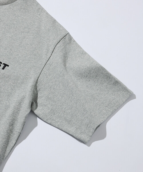 Firsthand(ファーストハンド)の「Firsthand/ファーストハンド 6オンス フロントロゴ 刺繍 クルーネックTシャツ / ワンポイントデザインTシャツ LEFT CHEST EMBROIDERY FIRST(Tシャツ/カットソー・メンズ・ブルーグレー/チャコールグレー/ブラック/ホワイト/グレー/ネイビー・LARGE/MEDIUM)」の13枚目の写真