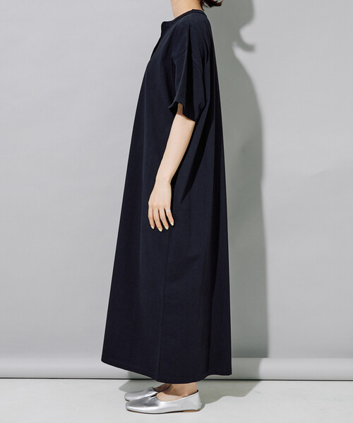 FREAK'S STORE(フリークスストア)の「限定展開 <接触冷感・吸水速乾・UVカット・抗菌・防臭>STORATECH(ストラテック) キーネック ワンピース(ワンピース・レディース・ブラック/ブラウン/ベージュ/ネイビー・MEDIUM/SMALL)」の10枚目の写真