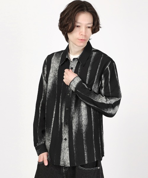 LUXSTYLE（ラグスタイル）の「梨地クレープ総柄プリント長袖シャツ（シャツ/ブラウス・メンズ・ホワイト/ブラック・L/M/XL）」の5枚目の写真