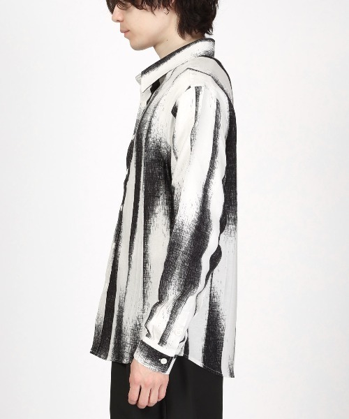 LUXSTYLE（ラグスタイル）の「梨地クレープ総柄プリント長袖シャツ（シャツ/ブラウス・メンズ・ホワイト/ブラック・L/M/XL）」の9枚目の写真