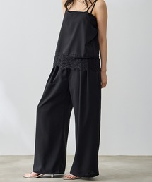 Anclear oui（アンクリアウィ）の「裾レースキャミ×イージータックパンツ（セットアップ）」