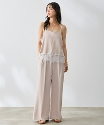 Anclear oui（アンクリアウィ）の「裾レースキャミ×イージータックパンツ（セットアップ）」