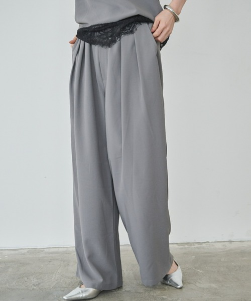 Anclear oui（アンクリアウィ）の「裾レースキャミ×イージータックパンツ（セットアップ・レディース・Black/Beige/LT.Gray・F）」の12枚目の写真