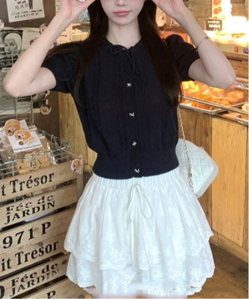 &soiree(アンドソワレ)の「透かし編みリボンボタン付き半袖カーディガン(カーディガン/ボレロ・レディース・ネイビー/ホワイト/グレー・FREE)」の5枚目の写真