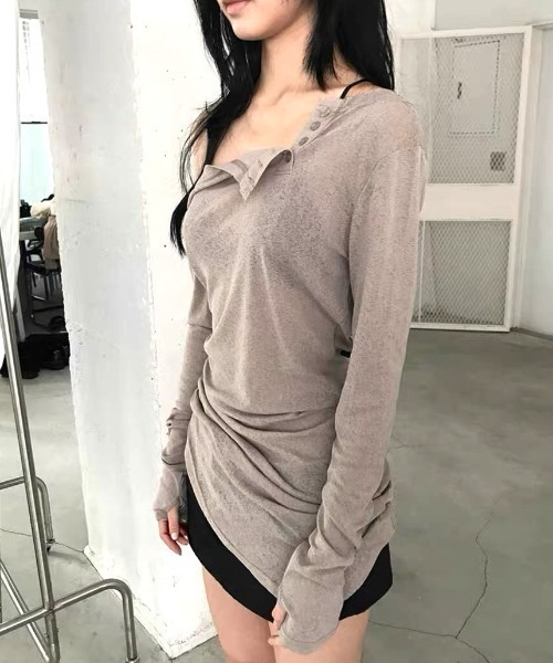 Vipoa(ヴィポア)の「セミシアーワンショルダートップス(Tシャツ/カットソー・レディース・ベージュ/ブラック/ホワイト・FREE)」の3枚目の写真
