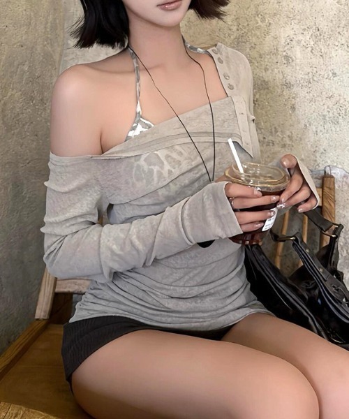 Vipoa(ヴィポア)の「セミシアーワンショルダートップス(Tシャツ/カットソー・レディース・ベージュ/ブラック/ホワイト・FREE)」の6枚目の写真