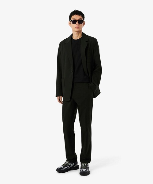 LACOSTE（ラコステ）の「【EC限定】ショルダーラインテーピング 半袖Tシャツ（Tシャツ/カットソー・メンズ・ネイビー/ブラック・6/4/5/2/3）」の8枚目の写真