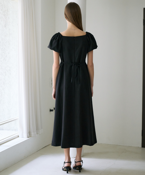DEHEVE（デヘヴェ）の「Square Neck Puff Dress [Black]（ワンピース・レディース・ブラック・OS）」の8枚目の写真