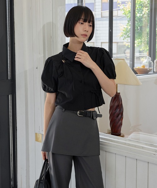 UNE MANSION（ユヌマンション）の「ラブリーパフスリーブスリットリボンクロップドショート丈ブラウス（シャツ/ブラウス・レディース・クリーム/アイボリー/ブラック・FREE）」の3枚目の写真