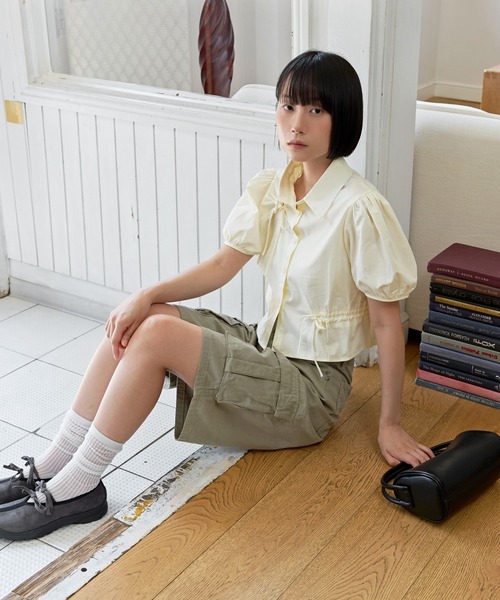 UNE MANSION（ユヌマンション）の「ラブリーパフスリーブスリットリボンクロップドショート丈ブラウス（シャツ/ブラウス・レディース・クリーム/アイボリー/ブラック・FREE）」の7枚目の写真