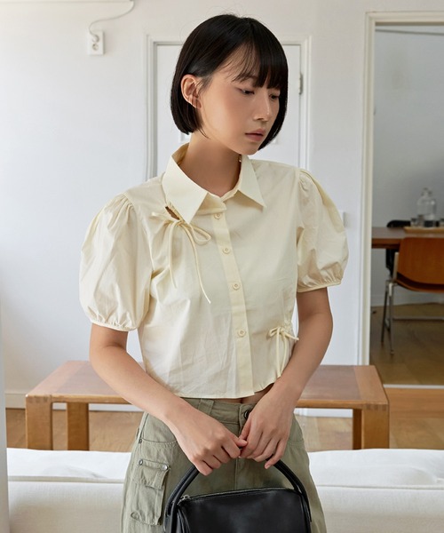 UNE MANSION（ユヌマンション）の「ラブリーパフスリーブスリットリボンクロップドショート丈ブラウス（シャツ/ブラウス・レディース・クリーム/アイボリー/ブラック・FREE）」の16枚目の写真