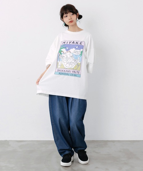 ScoLar Parity(スカラーパリティ)の「362123:ぷりぷり日焼けえび柄 UVプリントTシャツ(Tシャツ/カットソー・レディース・ブラック/サックスブルー/オフホワイト・M)」の4枚目の写真