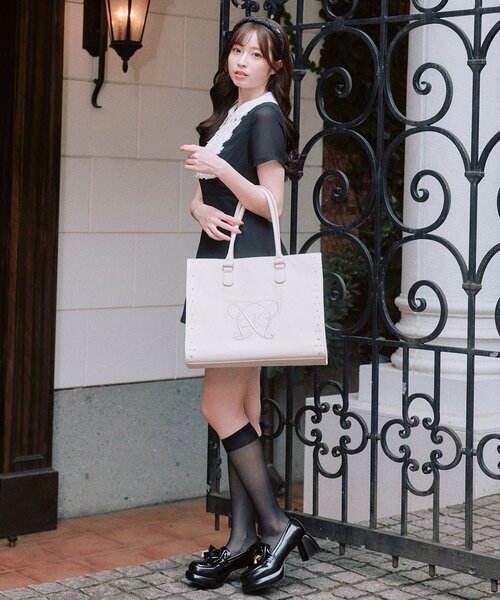 OLIVE des OLIVE(オリーブデオリーブ)の「Aimerianejoieスタッズキャリーオントートバッグ(トートバッグ・レディース・ブラック/アイボリー/ピンク・FREE)」の7枚目の写真