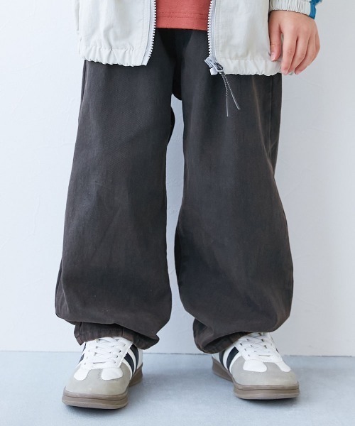 devirock(デビロック)の「ヴィンテージ風 ルーズタックパンツ(その他パンツ・キッズ・ブラウン/スミクロ/グレー系・130cm/120cm/110cm/100cm/160cm/140cm/150cm)」の2枚目の写真