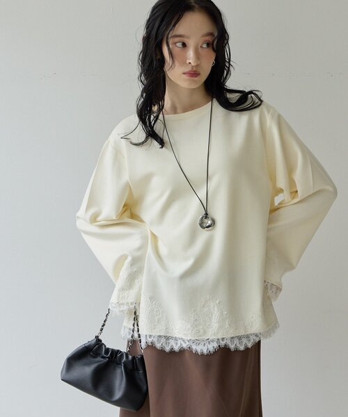 DISCOAT(ディスコート)の「【Noka】レース使いポンチプルオーバー《WEB限定》(Tシャツ/カットソー・レディース・アイボリー/チャコールグレー/グレイッシュベージュ・FREE)」の4枚目の写真