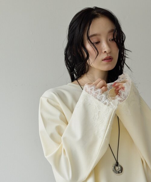 DISCOAT(ディスコート)の「【Noka】レース使いポンチプルオーバー《WEB限定》(Tシャツ/カットソー・レディース・アイボリー/チャコールグレー/グレイッシュベージュ・FREE)」の5枚目の写真