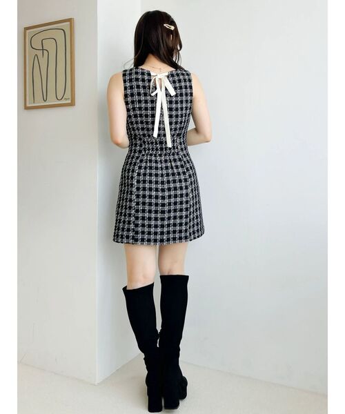 dazzlin(ダズリン)の「ノースリコンパクトミニワンピース(ワンピース・レディース・アイボリー/ブラック/グリーン・MEDIUM/SMALL)」の22枚目の写真