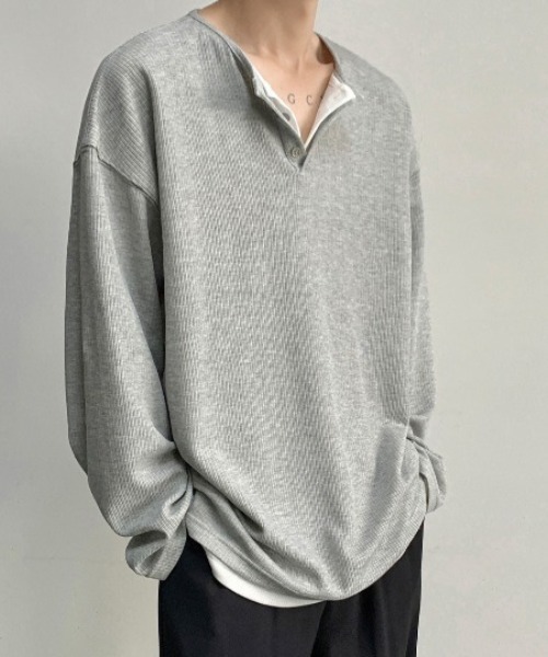 link lot（リンクロット）の「【26年秋冬新作アイテム】フェイクレイヤードワッフルヘンリーネックロングTシャツ（Tシャツ/カットソー・メンズ・ブラック/グレー・M/L）」の2枚目の写真