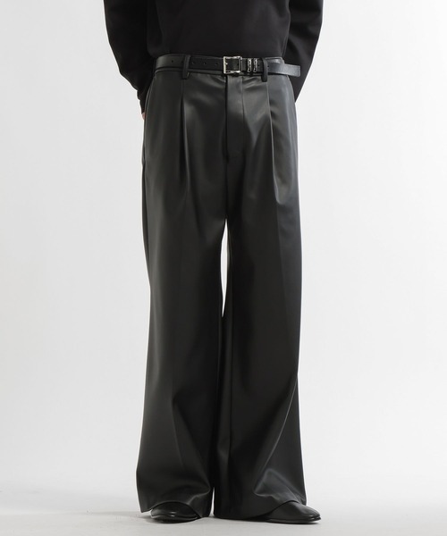 HARE(ハレ)の「【合成皮革】レザーワイドフレアパンツ(HARE)(スラックス・メンズ・ブラック/グレー/レッド・SMALL/MEDIUM/LARGE)」の2枚目の写真