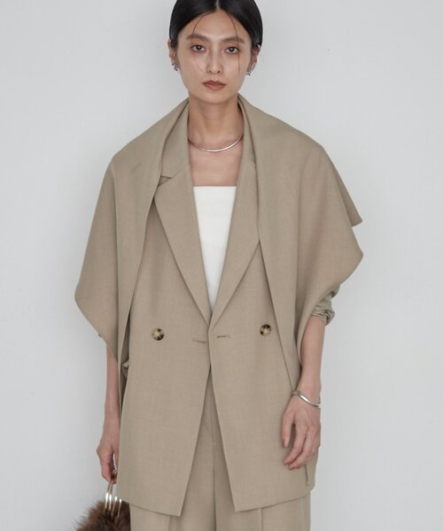 LOUNGEDRESS(ラウンジドレス)の「《セットアップ可》スカーフ付き3WAYテーラードジャケット 秋服(テーラードジャケット・レディース・ベージュ・FREE)」の2枚目の写真