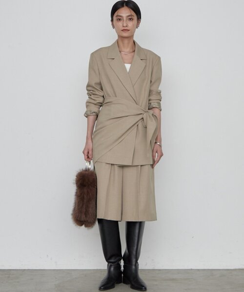 LOUNGEDRESS(ラウンジドレス)の「《セットアップ可》スカーフ付き3WAYテーラードジャケット 秋服(テーラードジャケット・レディース・ベージュ・FREE)」の12枚目の写真