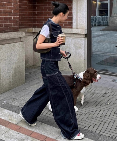 Teem Store（チームストア）の「ノーカラーデニムベスト×ルーズワイドパンツ セットアップ（セットアップ・レディース・ブルー・M）」の2枚目の写真
