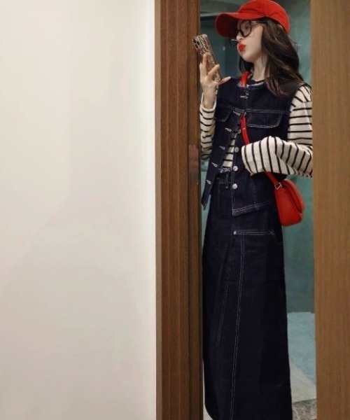 Teem Store（チームストア）の「ノーカラーデニムベスト×ルーズワイドパンツ セットアップ（セットアップ・レディース・ブルー・M）」の10枚目の写真