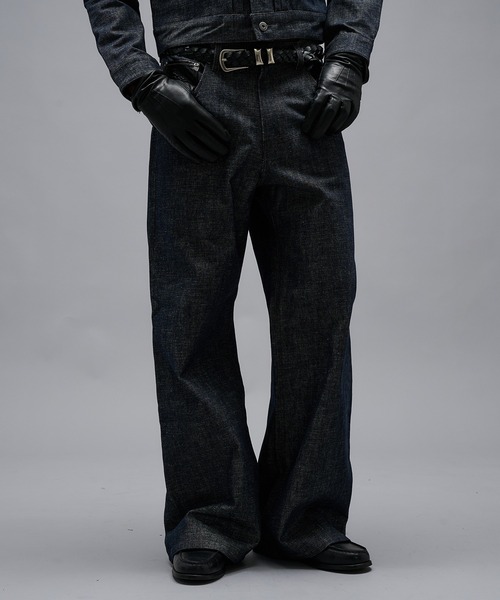 ANDER HUNK（アンダーハンク）の「Crocodile Switch Slav Straight Denim/クロコダイルスイッチスラブストレートデニム（デニムパンツ・メンズ・ブラック/インディゴブルー・MEDIUM/LARGE/SMALL）」の2枚目の写真