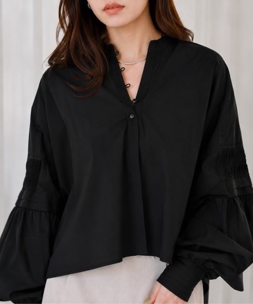 Muffiny(マフィニー)の「シャーリングボリュームスリーブブラウス【Indian Cotton】(シャツ/ブラウス・レディース・ブラック/サックスブルー/ピンク/オフホワイト・MEDIUM)」の11枚目の写真
