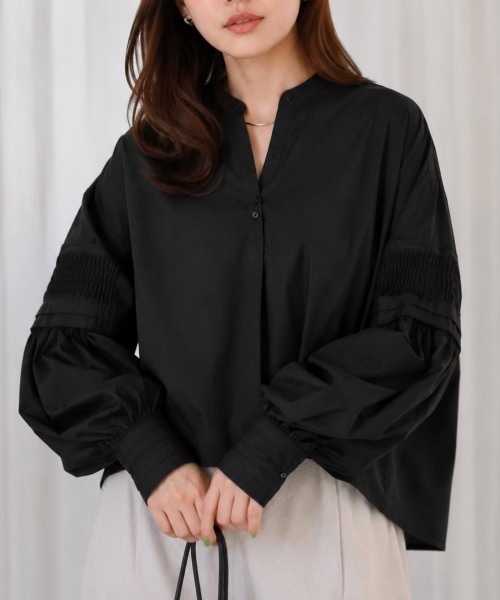 Muffiny(マフィニー)の「シャーリングボリュームスリーブブラウス【Indian Cotton】(シャツ/ブラウス・レディース・ブラック/サックスブルー/ピンク/オフホワイト・MEDIUM)」の12枚目の写真