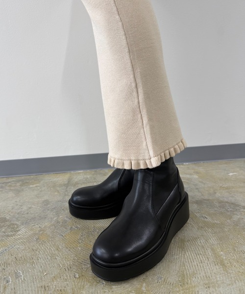 PROVOKE (プロヴォーク)の「FRILL HEM CROPPED KNIT PANTS(その他パンツ・レディース・ブラック/アイボリー・FREE)」の4枚目の写真