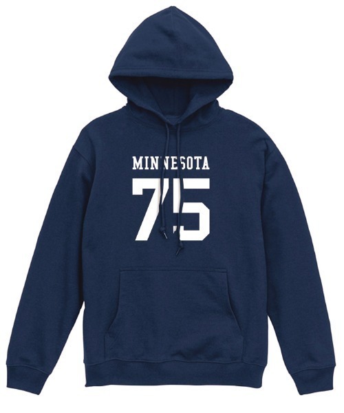 Ol' Basics（オールベーシックス）の「Ol' Basics（オール・ベーシックス） プルパーカー スウェット MINNESOTA ロゴ ナンバリング プリント 裏毛 トップス レディース ユニセックス（パーカー・レディース・インディゴブルー/サックスブルー/スミクロ/バーガンディー・S）」の4枚目の写真
