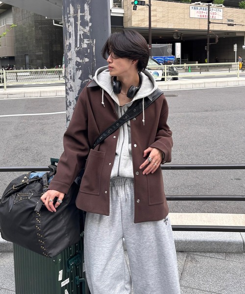 EMMA CLOTHES(エマクローズ)の「Melton Coverall Coat/メルトンカバーオールコート《カフェ店員"Haruto"コラボ》(ステンカラーコート・メンズ・チャコール/ブラック/ブラウン・M/L)」の4枚目の写真
