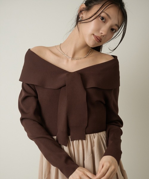 AND COUTURE(アンドクチュール)の「オフショルフリルドッキングワンピース(ワンピース・レディース・ベージュ/ブラウン・FREE)」の10枚目の写真