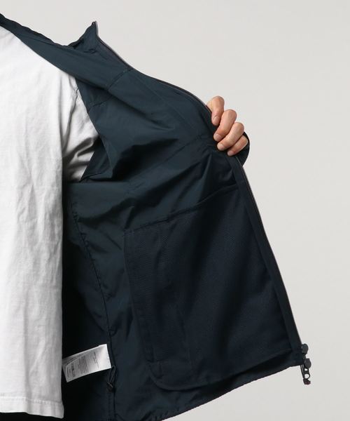 FJALL RAVEN (フェールラーベン)の「High Coast Wind Jacket (FJALLRAVEN/フェールラーベン)(ナイロンジャケット・メンズ・ネイビー/ダークグレー・SMALL/MEDIUM)」の5枚目の写真