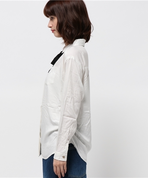 VENCEEXCHANGE（ヴァンスエクスチェンジ）の「ボウタイ付きレーヨン比翼シャツ （シャツ/ブラウス・レディース・レンガ/オフホワイト/ダークグリーン・MEDIUM）」の5枚目の写真