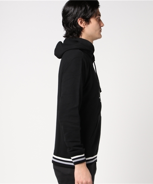 CONVERSE（コンバース）の「【CONVERSE】裏毛プリントプルパーカー（パーカー・メンズ・ブラック/スミクロ/ホワイト/オフホワイト・MEDIUM/LARGE）」の5枚目の写真