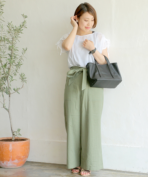 LBC(エルビーシー)の「リネンレーヨンワイドタックパンツ(その他パンツ・レディース・オリーブ/ネイビー/ベージュ・M/L)」の10枚目の写真