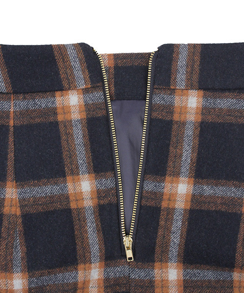 RANDA（ランダ）の「釦ポケット台形スカート（スカート・レディース・ブラウン/オレンジ/チェック・0/1）」の7枚目の写真