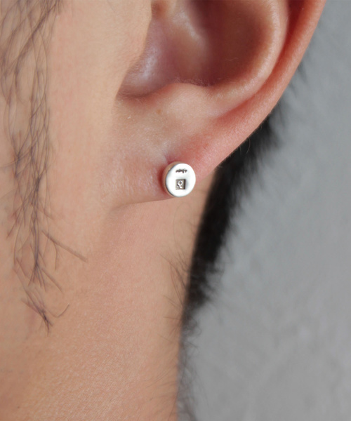 VIVIFY（ビビファイ）の「ピアス/ロゴ/スタンプ/サークル/7variation（ピアス（片耳用）・メンズ・シルバー/シルバー系その他2/シルバー系その他3/シルバー系その他4/シルバー系その他5/シルバー系その他6/シルバー系その他7・FREE）」の3枚目の写真