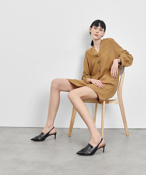 CHARLES & KEITH(チャールズ & キース)の「フリルデティール スリングバックヒール / Frill Detail Slingback Heels(サンダル・レディース・ブラック/ダークブラウン/オレンジ・22.5cm/23cm/23.5cm/24.5cm/25cm)」の15枚目の写真