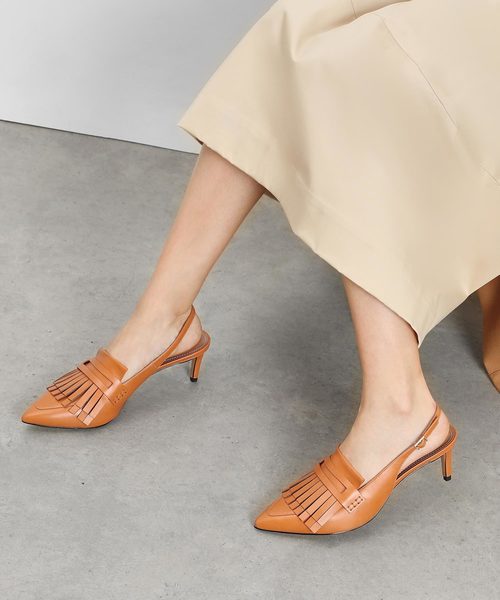 CHARLES & KEITH(チャールズ & キース)の「フリルデティール スリングバックヒール / Frill Detail Slingback Heels(サンダル・レディース・ブラック/ダークブラウン/オレンジ・22.5cm/23cm/23.5cm/24.5cm/25cm)」の16枚目の写真