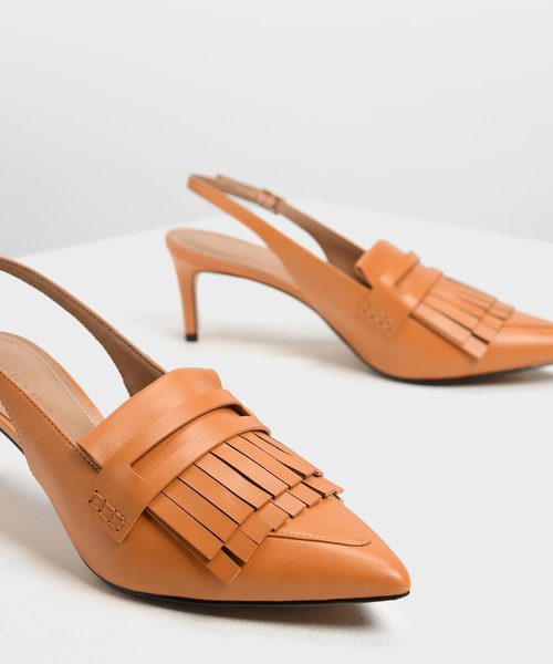 CHARLES & KEITH(チャールズ & キース)の「フリルデティール スリングバックヒール / Frill Detail Slingback Heels(サンダル・レディース・ブラック/ダークブラウン/オレンジ・22.5cm/23cm/23.5cm/24.5cm/25cm)」の12枚目の写真